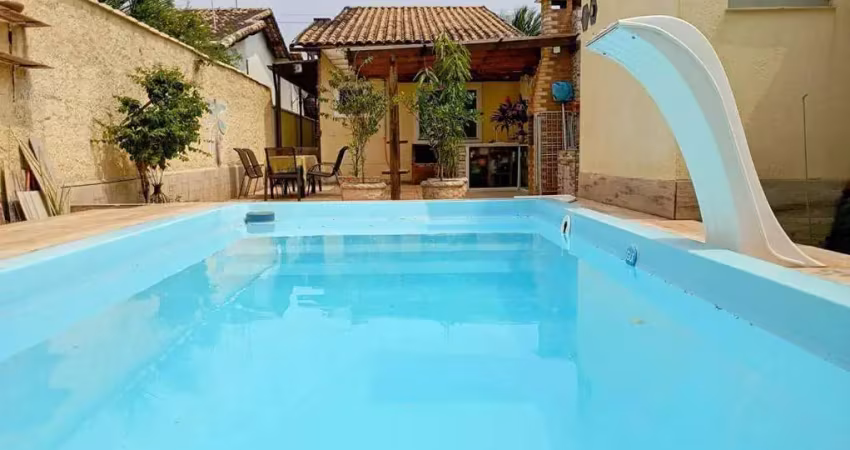 Excelente casa 2 quartos (1 suíte) com piscina e churrasqueira no são bento em itaipuaçu