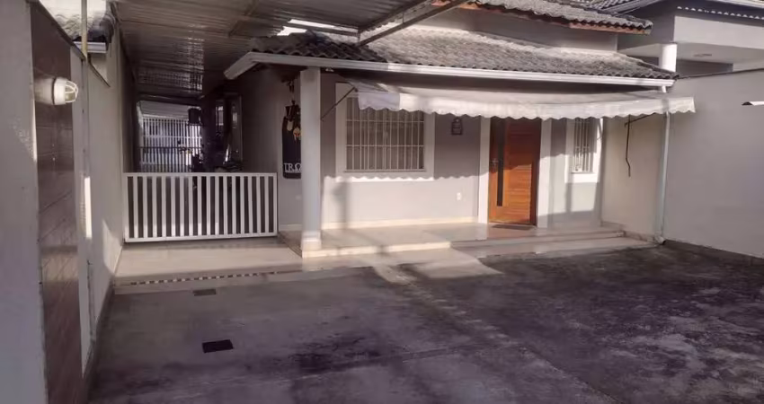Excelente casa 2 quartos (1 suíte) com piscina no jd. atlântico oeste