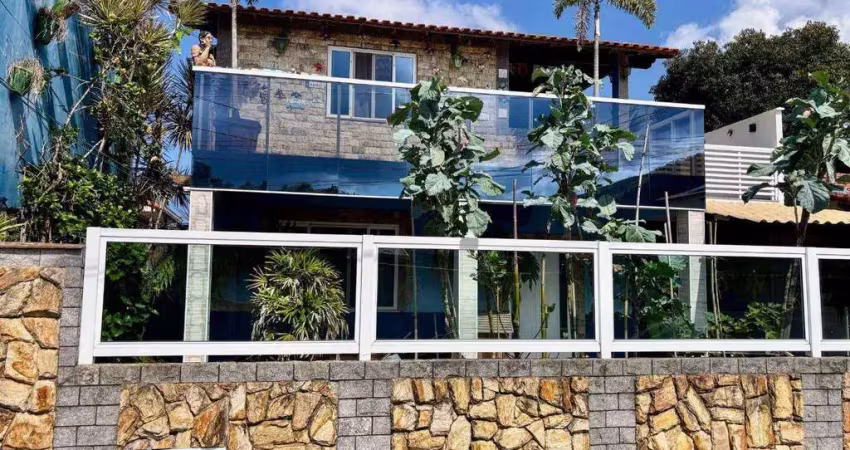 Casa com 4 quartos com piscina e churraqueira em condomínio fechado em itaipuaçu