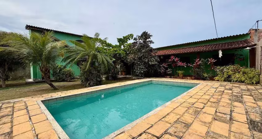 Casa no barraco, itaipuaçu,  c/ 3 quartos, c/ terreno de 800m2.