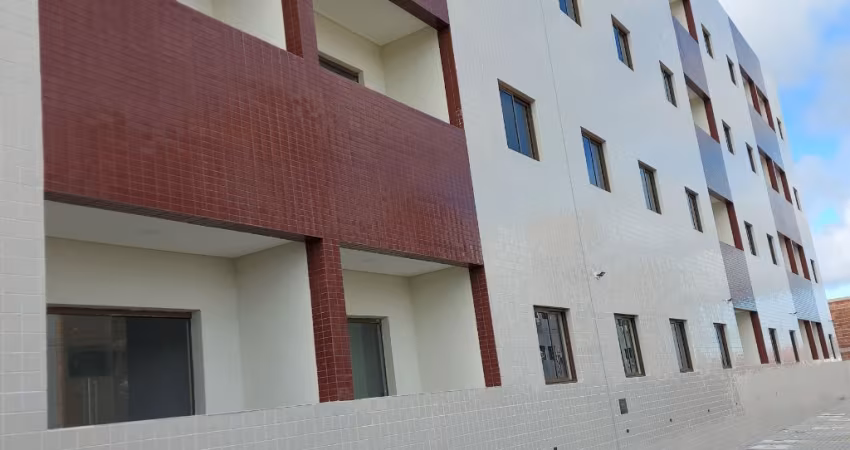 Ótimo Apto com 02 qts e área de lazer