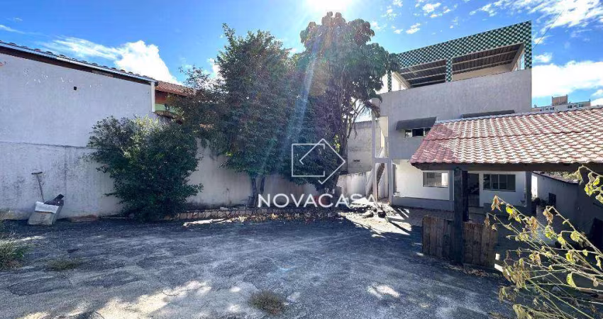 Casa com 3 dormitórios para alugar, 226 m² por R$ 4.719,46/mês - Planalto - Belo Horizonte/MG