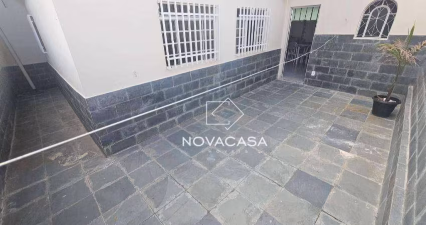Casa com 3 dormitórios para alugar, 130 m² por R$ 3.066,00/mês - Campo Alegre - Belo Horizonte/MG
