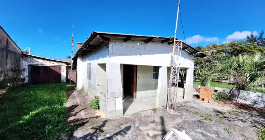Casa com 3 Dormitórios Praticamente ao lado do Supermercado Asun - Cidreira/RS