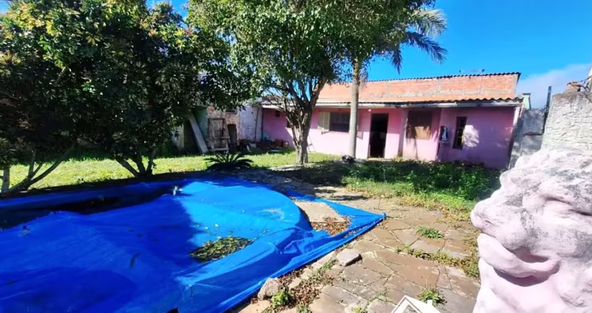 Casa com pátio amplo e piscina na praia de cidreira/rs