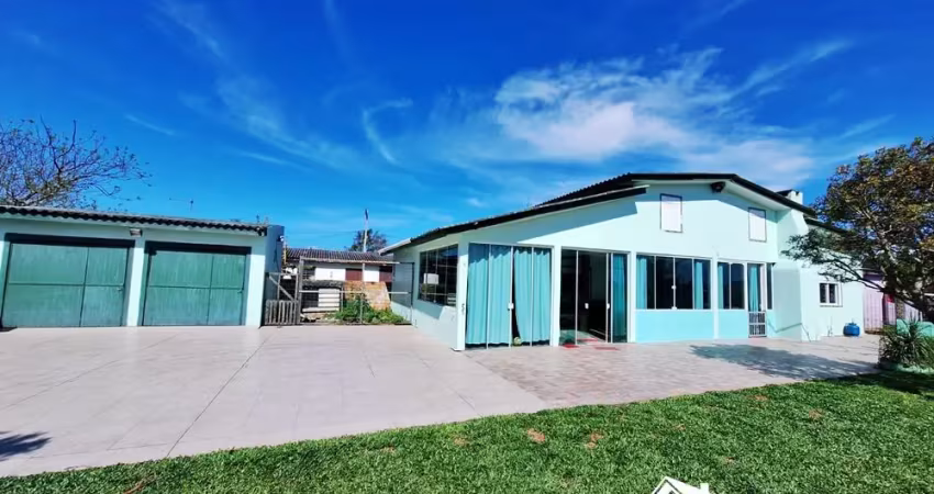 Excelente casa com 3 dormitórios, 1 suíte, pátio amplo na praia de cidreira/rs 