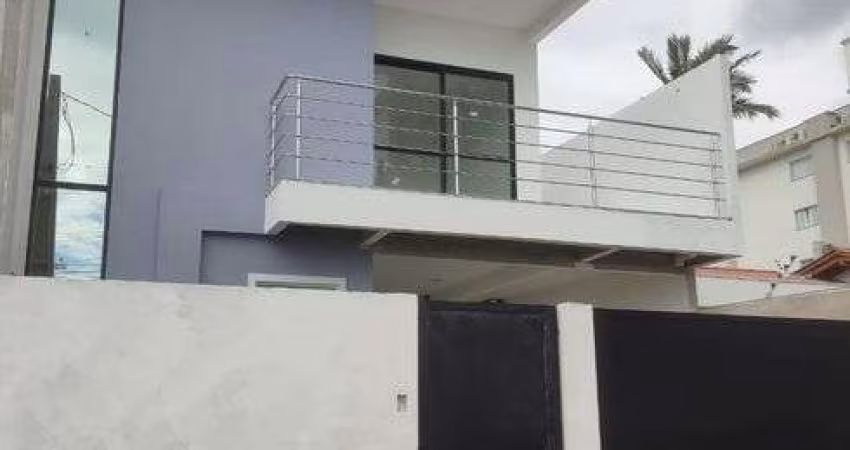 Sobrado Exclusivo na Penha: 3 Dormitórios e a Poucos Passos da Praia