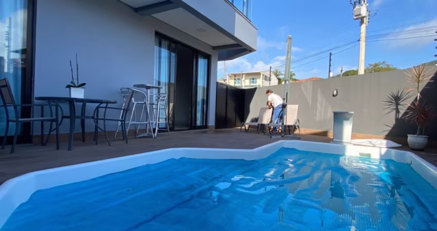 Elegância e Conforto em Penha: Casa com 4 Suítes e Piscina
