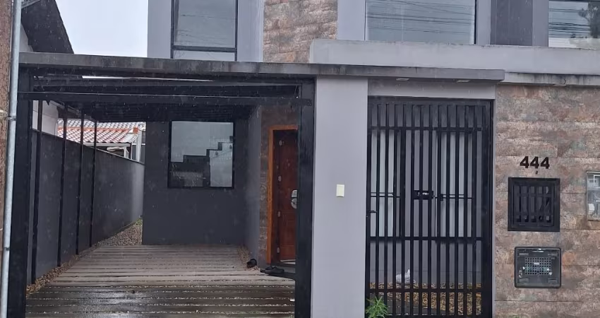 Sobrado de Alto Padrão em Piçarras, Perto da Praia e Avenida