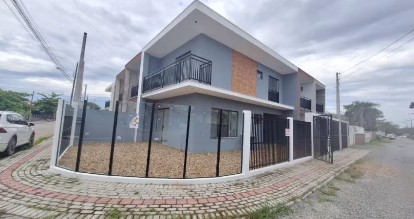 Sobrado de esquina no Itacolomi com 2 suítes e espaço externo!