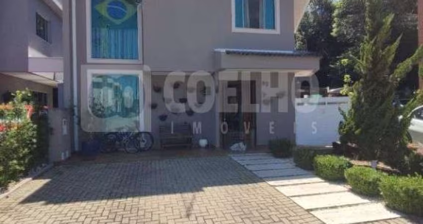 Sobrado com 3 dormitórios à venda, 220 m² por R$ 1.890.000,00 - Umbará - Curitiba/PR
