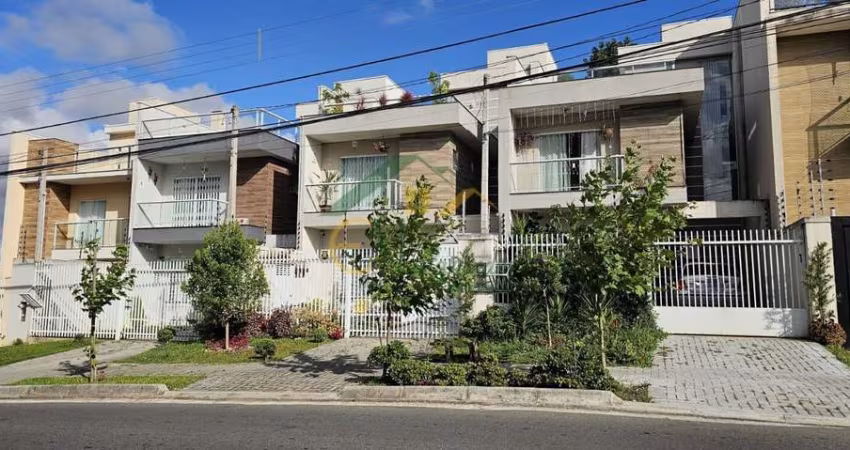 Sobrado em Condomínio à venda no Santa Cândida Curitiba PR