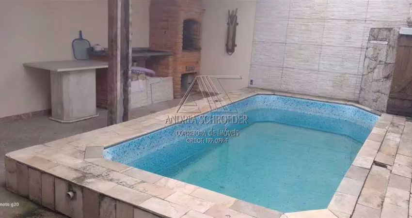 Casa Térrea Geminada com piscina- Bairro Maracanã-PG