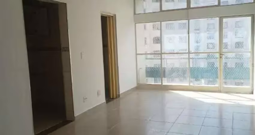 Centro SP - Excelente Living de 40m² com Banheiro e Cozinha - Impecável e Reformado;