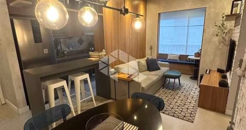 apartamento decorado com 02 Dormitorios, suite e vaga coberta