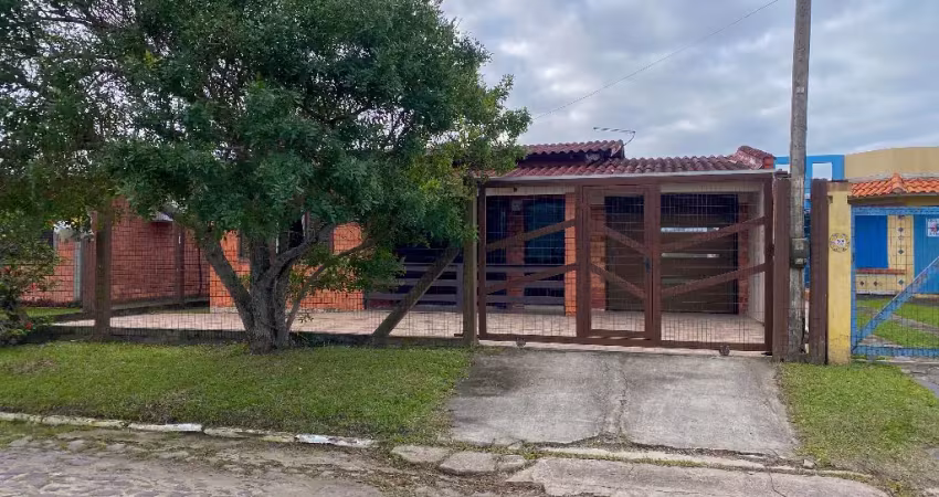 Casa com 3 quartos à venda na Avenida Paraguassú, 0000, Mariluz (Distrito), Imbé