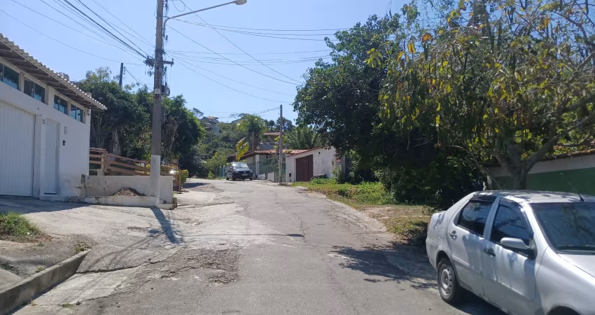 Linda casa pronta para morar e/ou alugar temporada com varanda gourmet e churrasqueira. !