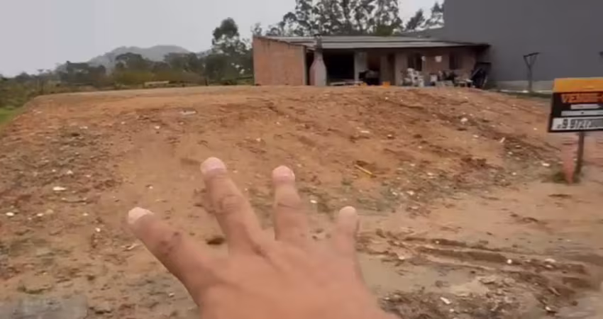 Terreno r$200.000 de entrada, direto com a loteadora, facilitado.
