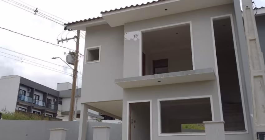 Casa de esquina com 3 dorm (1 suíte) + lavabo e vaga para 3 carros!