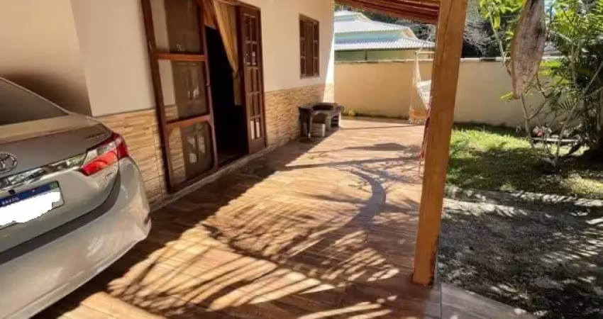 Linda casa 2 quartos (1 suíte) + piscina cond fechado unamar