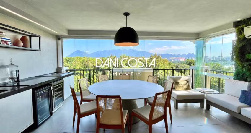 Apartamento decorado  na Barra da Tijuca no condominio Espacio Laguna, 4 quartos, 2 suítes, 157m²