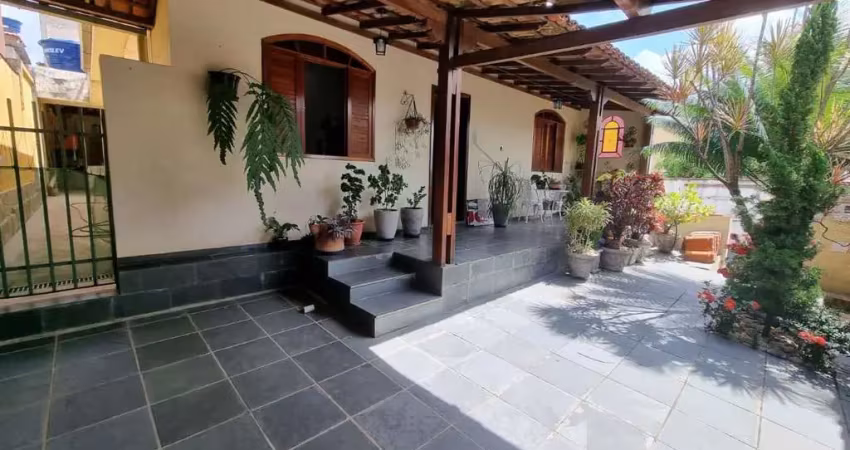 Casa com 3 quartos à venda na Pequeri, --, Santa Terezinha, Belo Horizonte
