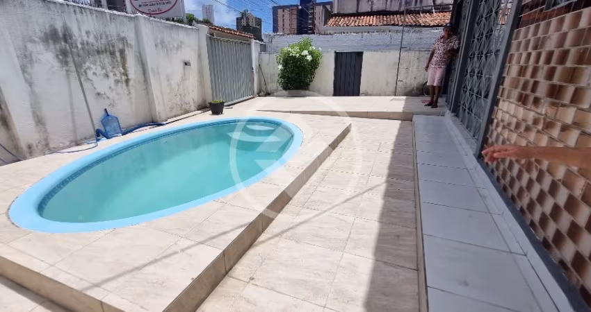 Casa para venda possui 208 metros quadrados com 3 quartos em Manaíra - João Pessoa - PB
