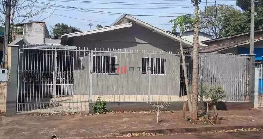 Casa á venda com três dormitórios sendo uma suíte,  no jardim progresso/ londrina. ( contém uma edí