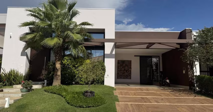 Casa em Condomínio para Venda em Cuiabá, Condomínio Residencial Vila Jardim, 4 dormitórios, 4 suítes, 5 banheiros, 2 vagas