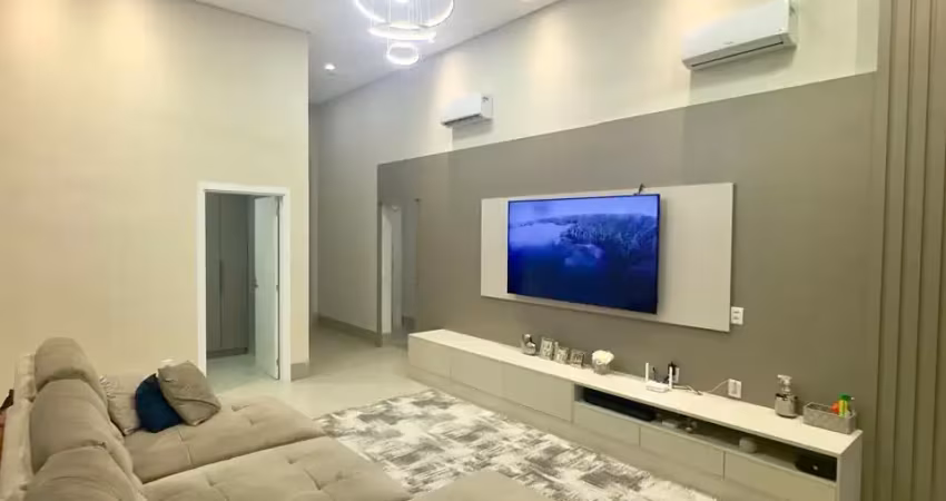 Linda casa Térrea no Condomínio de alto padrão Florais da Mata porteira fechada