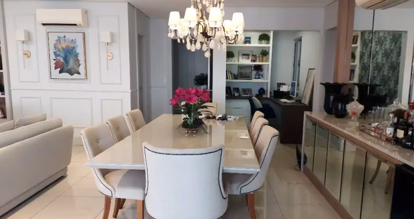 Lindo apartamento no edifício premiato com 194 metros privativos  3 suites e 3 vagas