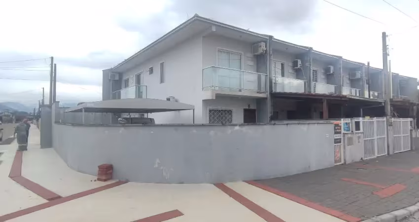 Casa com 3 quartos à venda na Rua Manoel Maurício Filho, 250, Vila Nova, Joinville