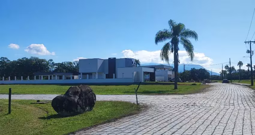 Terreno amplo em condomínio a venda em (pirabeiraba)joinville