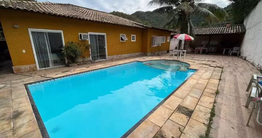 Casa de condomínio para venda PLANA com 4 quartos em Serra Grande - Niterói - RJ
