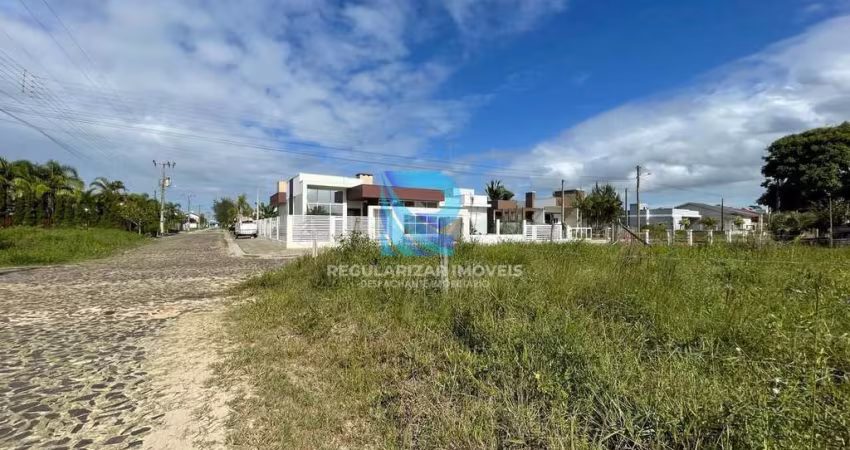 Terreno de esquina na praia de Bella Torres