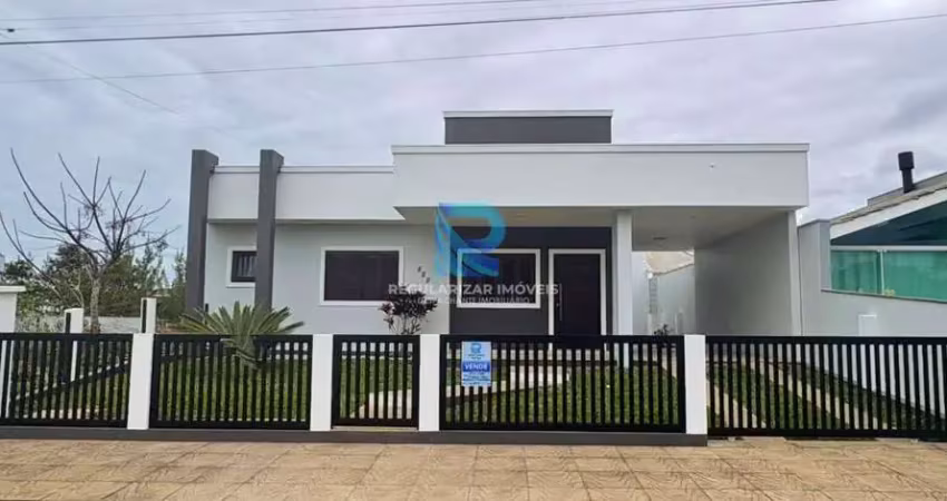 Casa com 3 dormitórios  a 100 metros do mar em bellatorres  -passo de torres/sc
