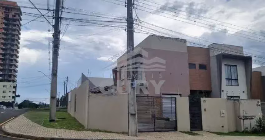 SOBRADO DE ESQUINA À VENDA - ÓRFÃS