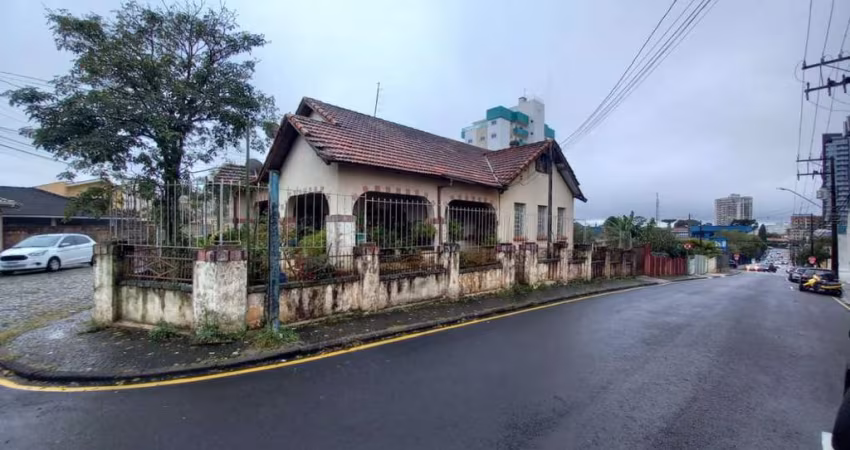 Terreno de esquina no Orfãs