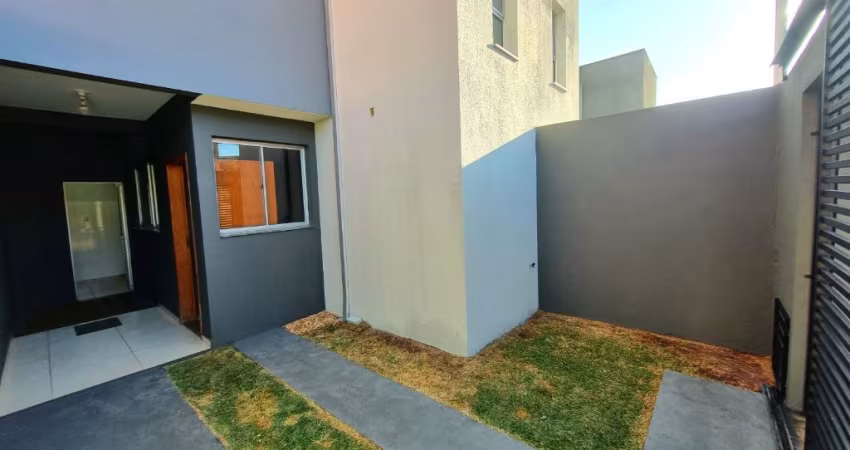 Vende-se casa geminada em Ouro Branco