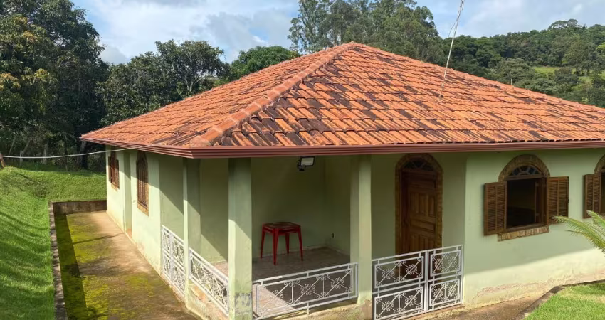 Vende-se lindo sitio em Conselheiro Lafaiete