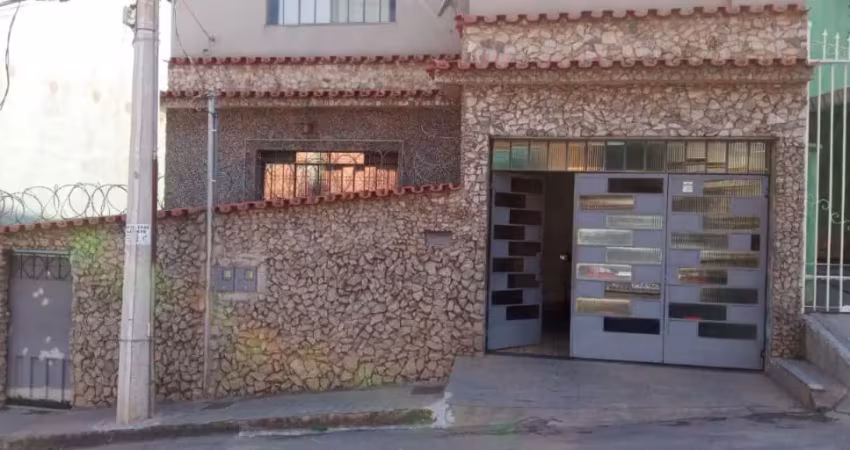 Casa com 3 quartos à venda na Praça Pimentel Duarte, Cachoeira, Conselheiro Lafaiete