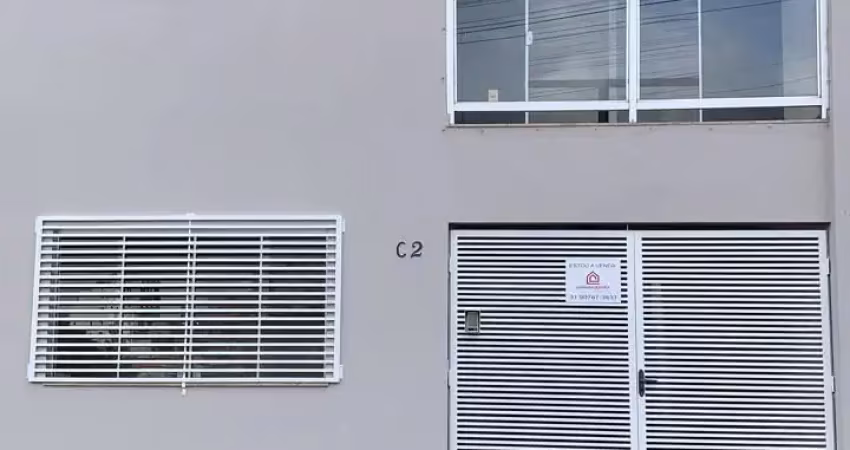Vende-se casa geminada