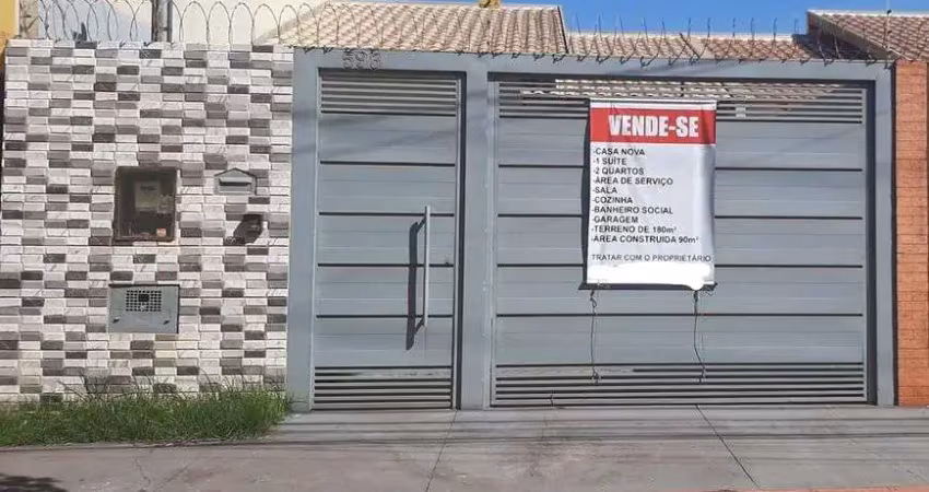 Casa Térrea com 1 suíte e 2 quartos.