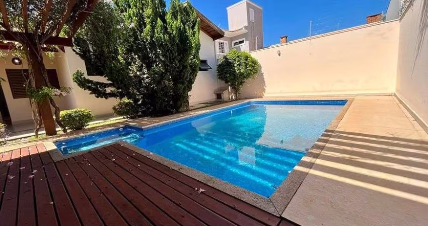 Encantadora Casa com 3 Suítes e Área de Lazer Completa