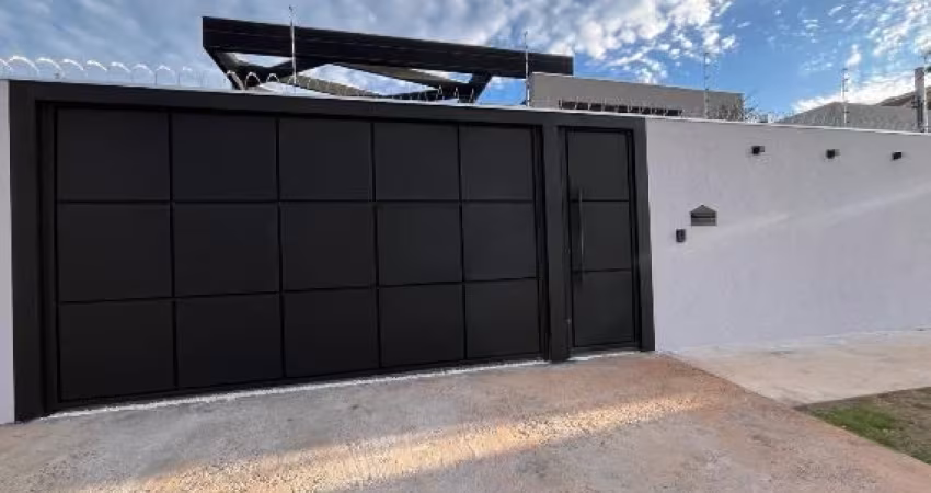 Casa de Alto Padrão com Piscina Aquecida e Design Moderno