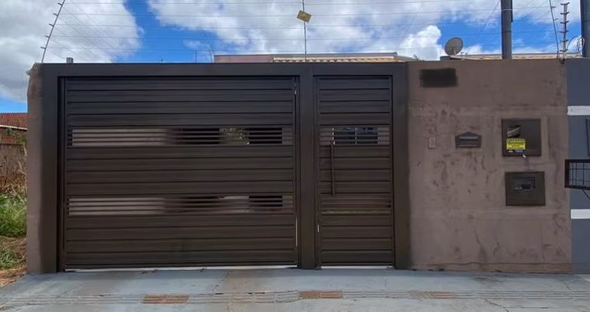 Casa com edícula e energia fotovoltaica