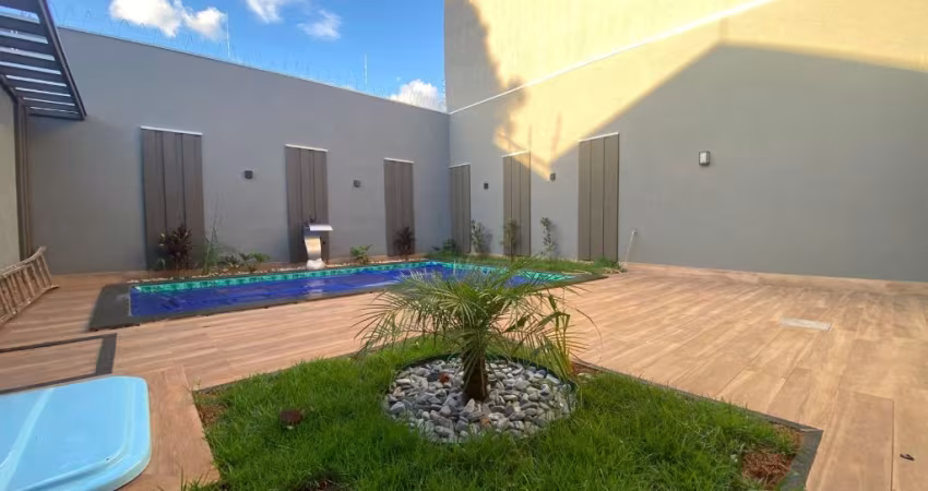 Linda Casa (nova) com 3 suítes e piscina no Rita Vieira