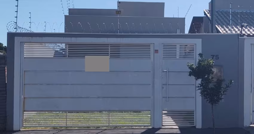 Ótima casa com 3 três quartos e planejados