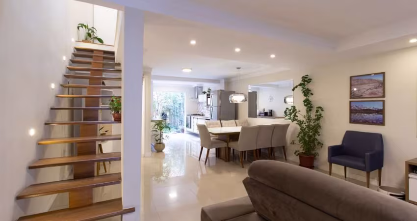 Sobrado para venda com 3 quartos, sendo 1 suíte, 120m²