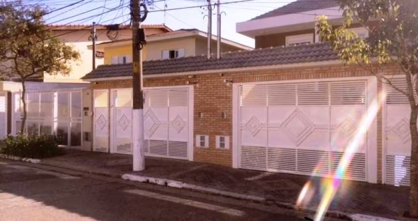 Sobrado para venda com 3 quartos, sendo 3 suítes, 500m²